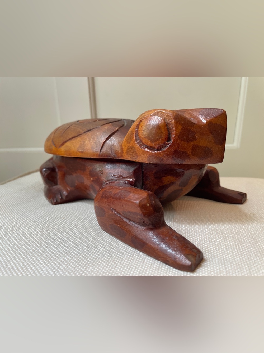 Vintage hand carved Wooden Turtle Figurine - Brown Decorative Reptile Accent